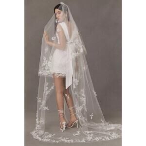 Anthropologie Enaura 3D Floral Cathedral Veil